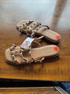 Sincerly Jules Tan Studded Strappy Slide Sandals size 9.5 nwt